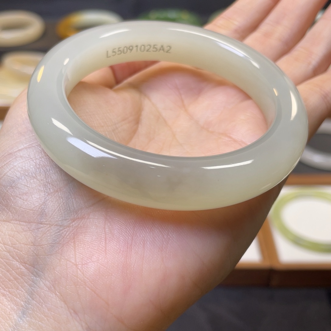 和田玉手镯55未镶嵌