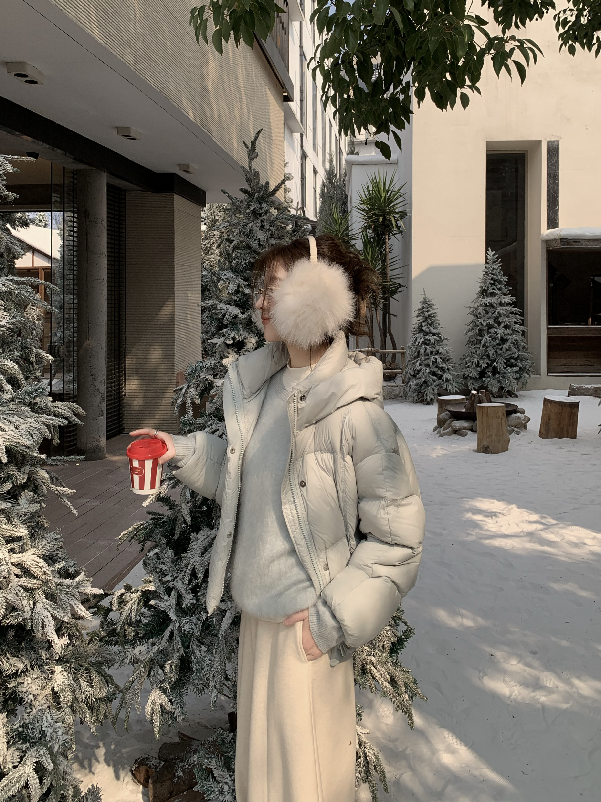 NINGLYNN STUDIO【雪芙】冬季白鹅绒抽绳短款连帽羽绒服外套 360971