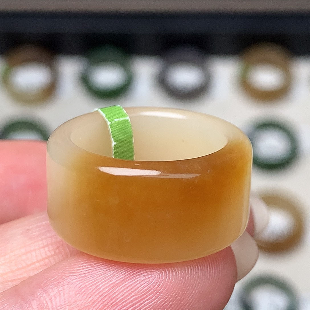 未镶嵌戒指和田玉竹*