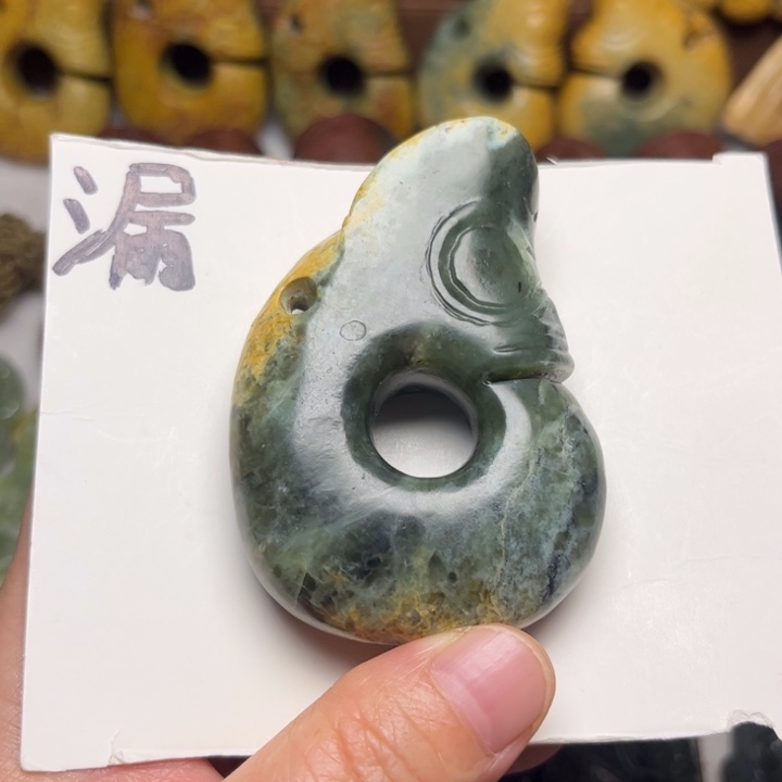 岫岩河磨玉（透闪石质玉）未镶嵌珠宝奇石