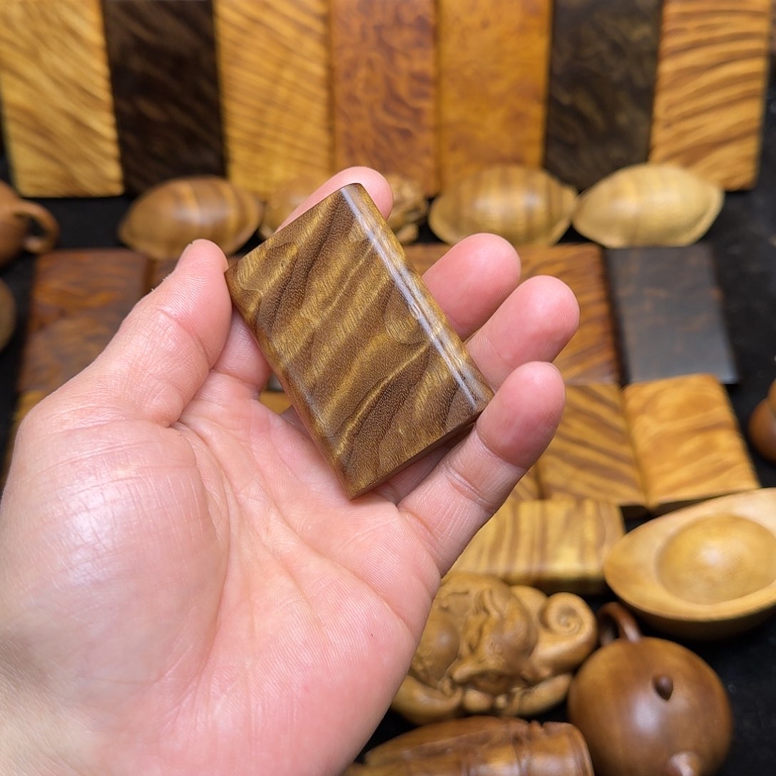 楠木金丝楠木无事牌