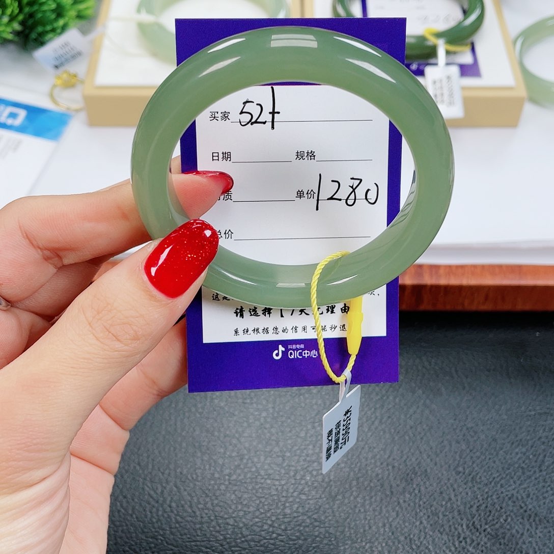 和田玉手镯未镶嵌