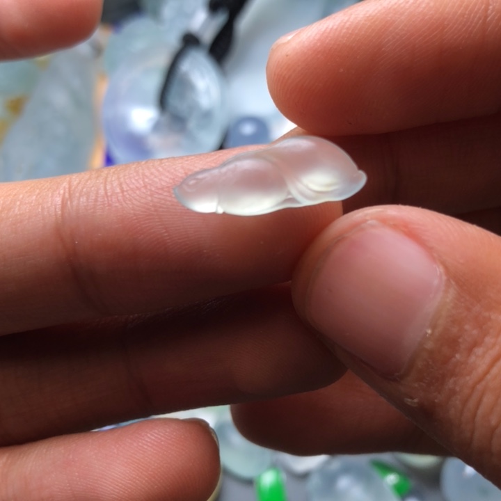 定制翡翠未镶嵌挂件