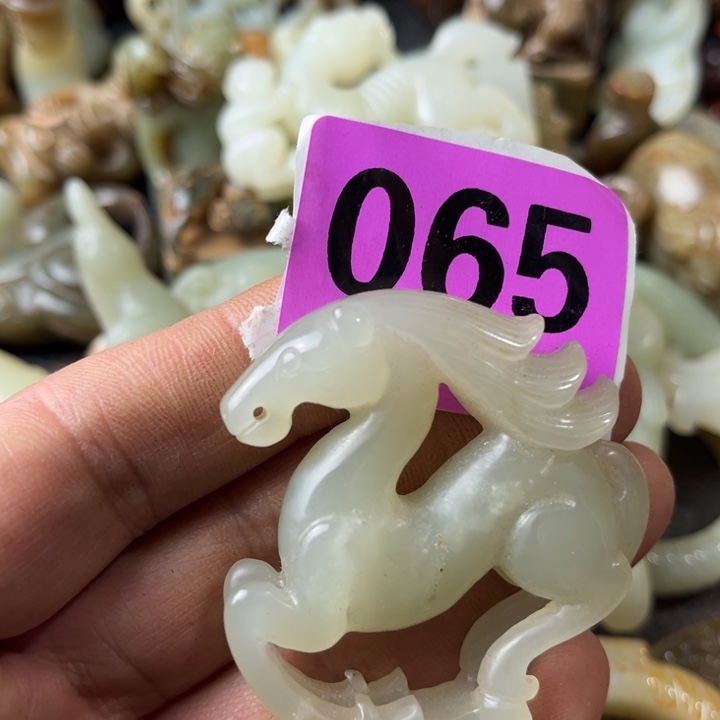 和田玉颈饰未镶嵌咖**子