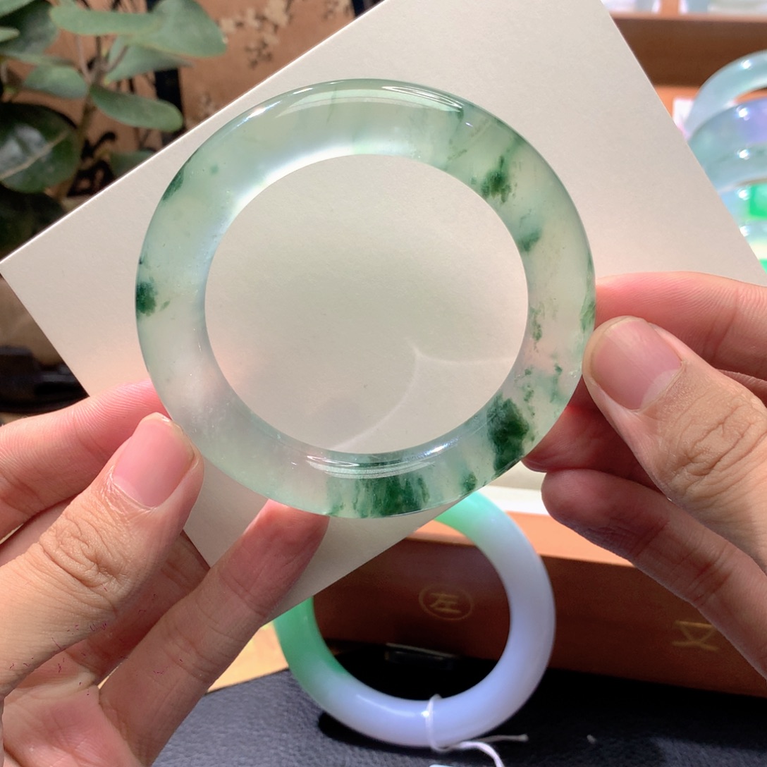 翡翠未镶嵌手镯圆条水草花