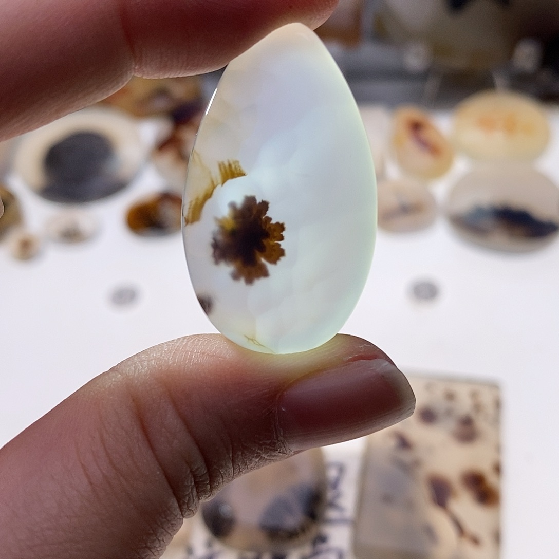 未镶嵌玛瑙/玉髓珠宝奇石