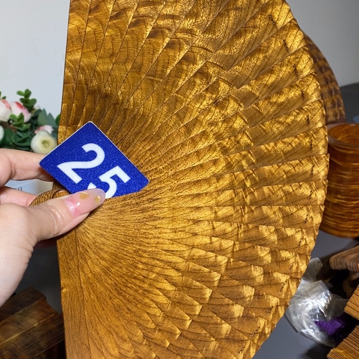 金丝楠贵**酒金丝楠木扇子