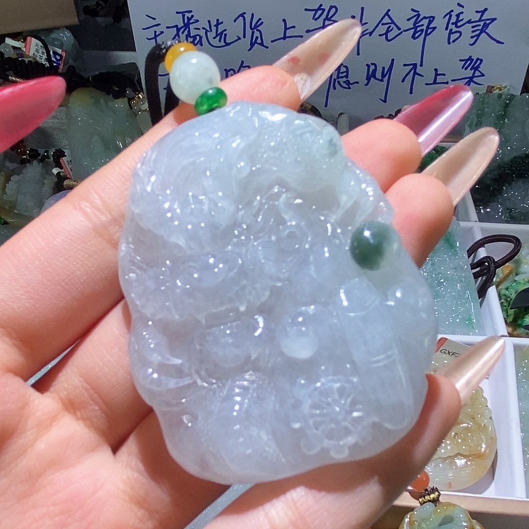 翡翠颈饰未镶嵌天然