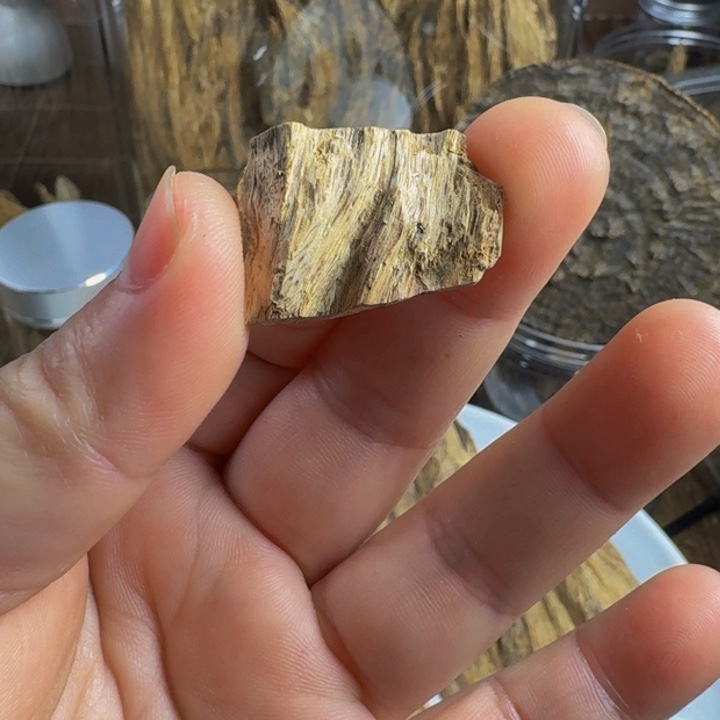 沉香沉香枕百年虎斑棋1克