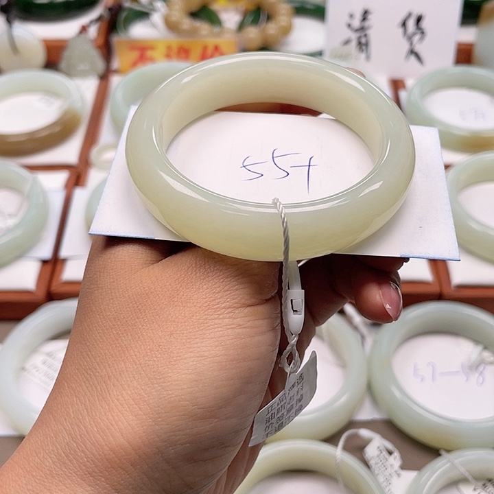 未镶嵌手镯和田玉我**扬