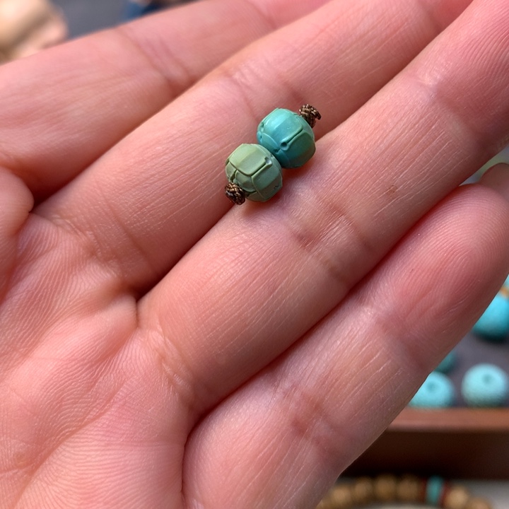 绿松石颈饰未镶嵌