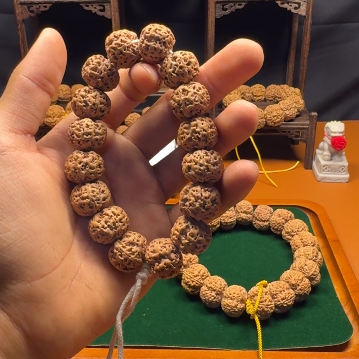 金刚菩提吊坠蜂窝满肉豆腐块20尺寸