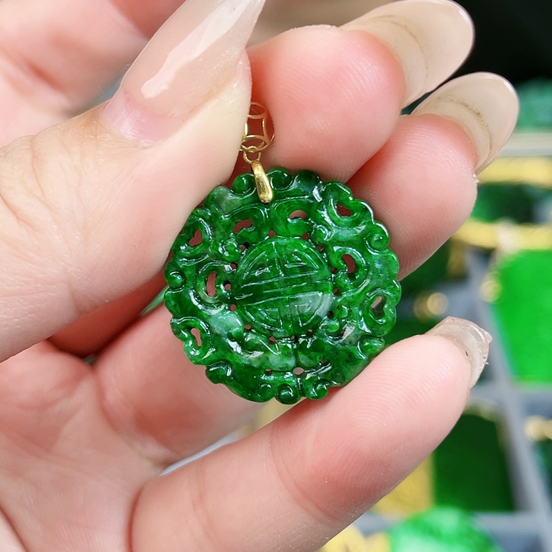 翡翠颈饰18K金镶嵌吊坠