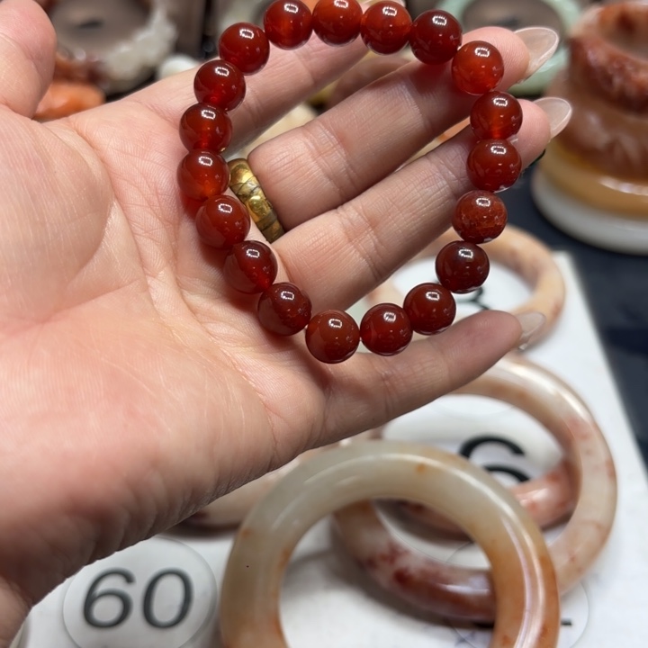 石英岩玉合金颈饰