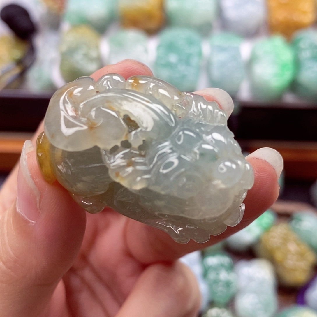 翡翠未镶嵌颈饰翡翠
