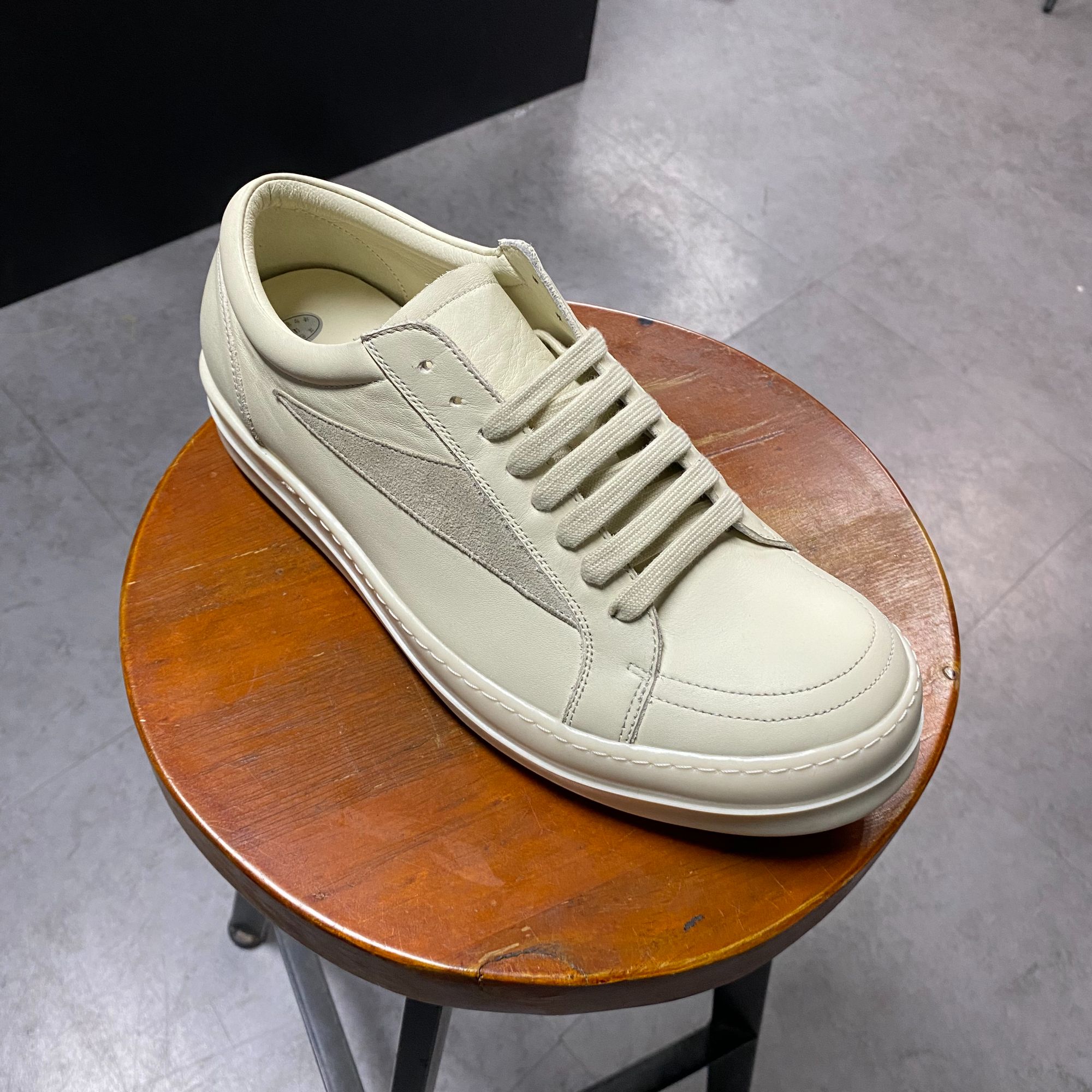 【炮哥】侵权RO倒三角牛皮米白色休闲板鞋系带平替百搭厚底男鞋潮鞋