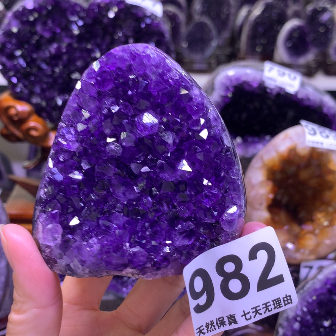 未镶嵌水晶大型摆件（非配饰）