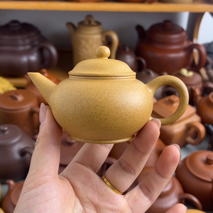 紫砂茶壶100cc黄金段半手