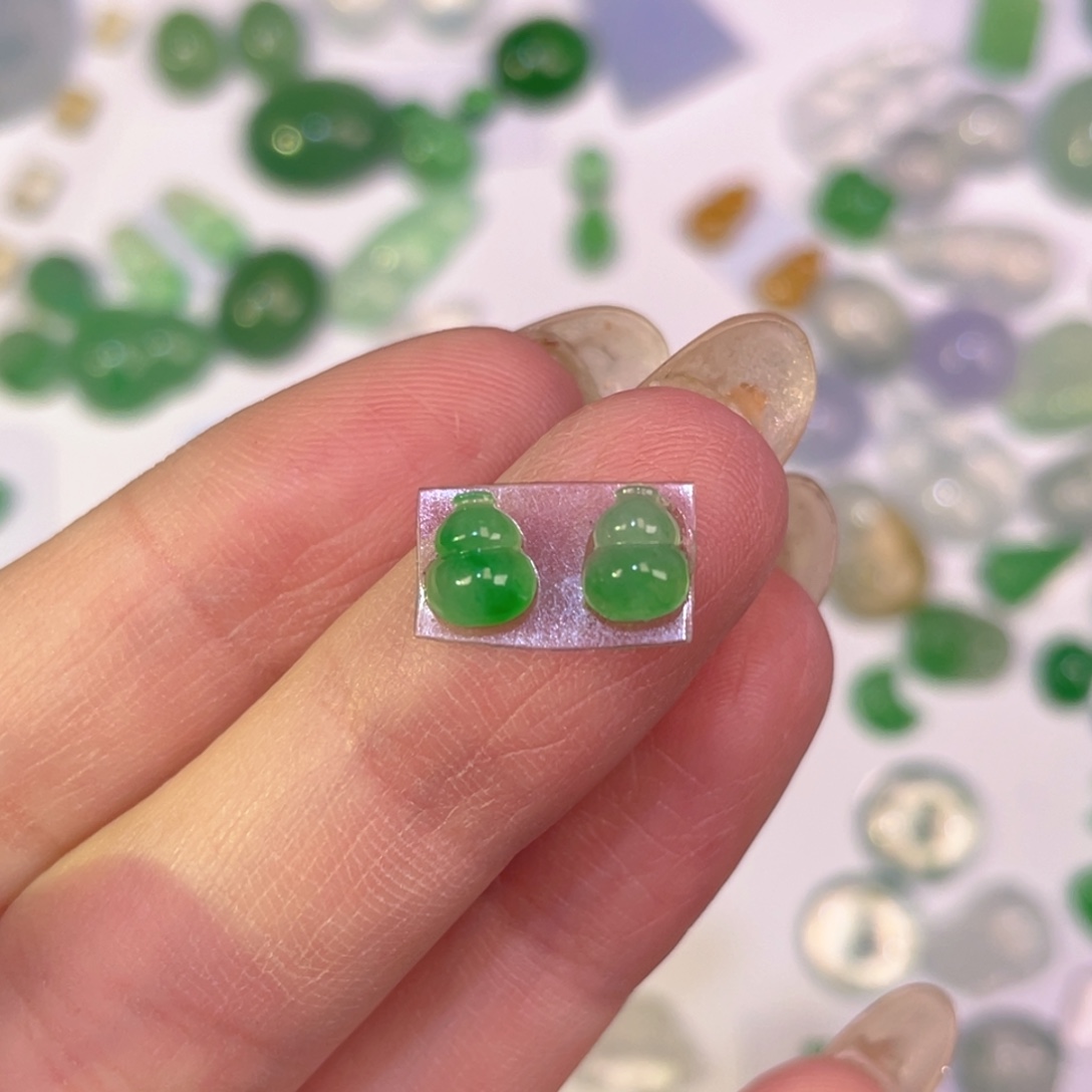 翡翠未镶嵌颈饰裸石