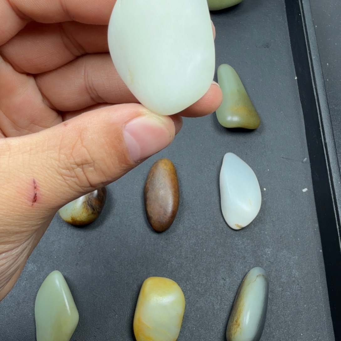 静***…和田玉（糖玉）未镶嵌挂件