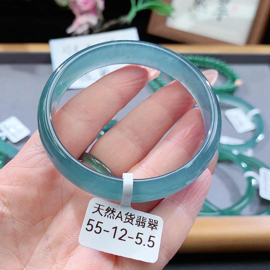 翡翠手镯（圆镯）未镶嵌