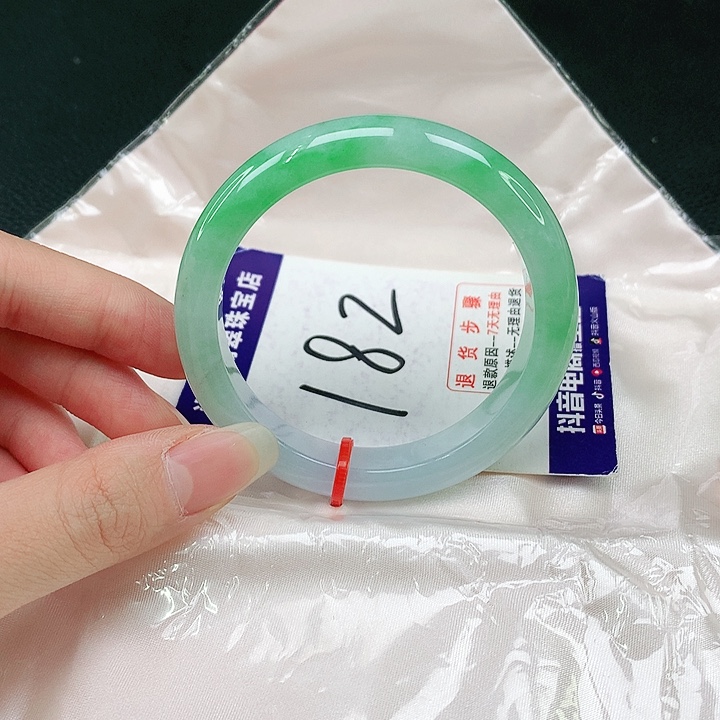 未镶嵌手镯翡翠翡翠手镯