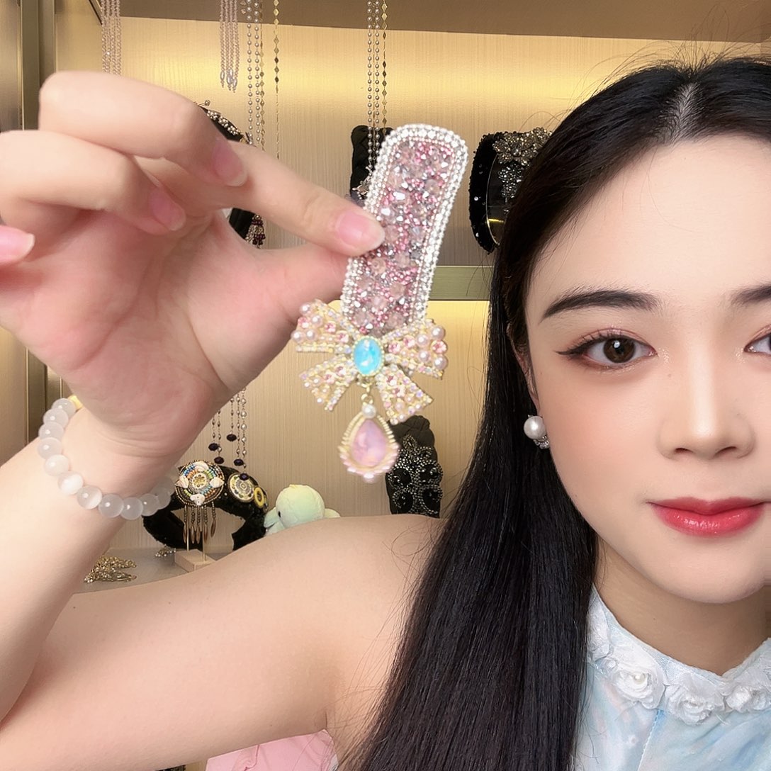 醋酸（人造纤维）铁合金粉色大蝴蝶结