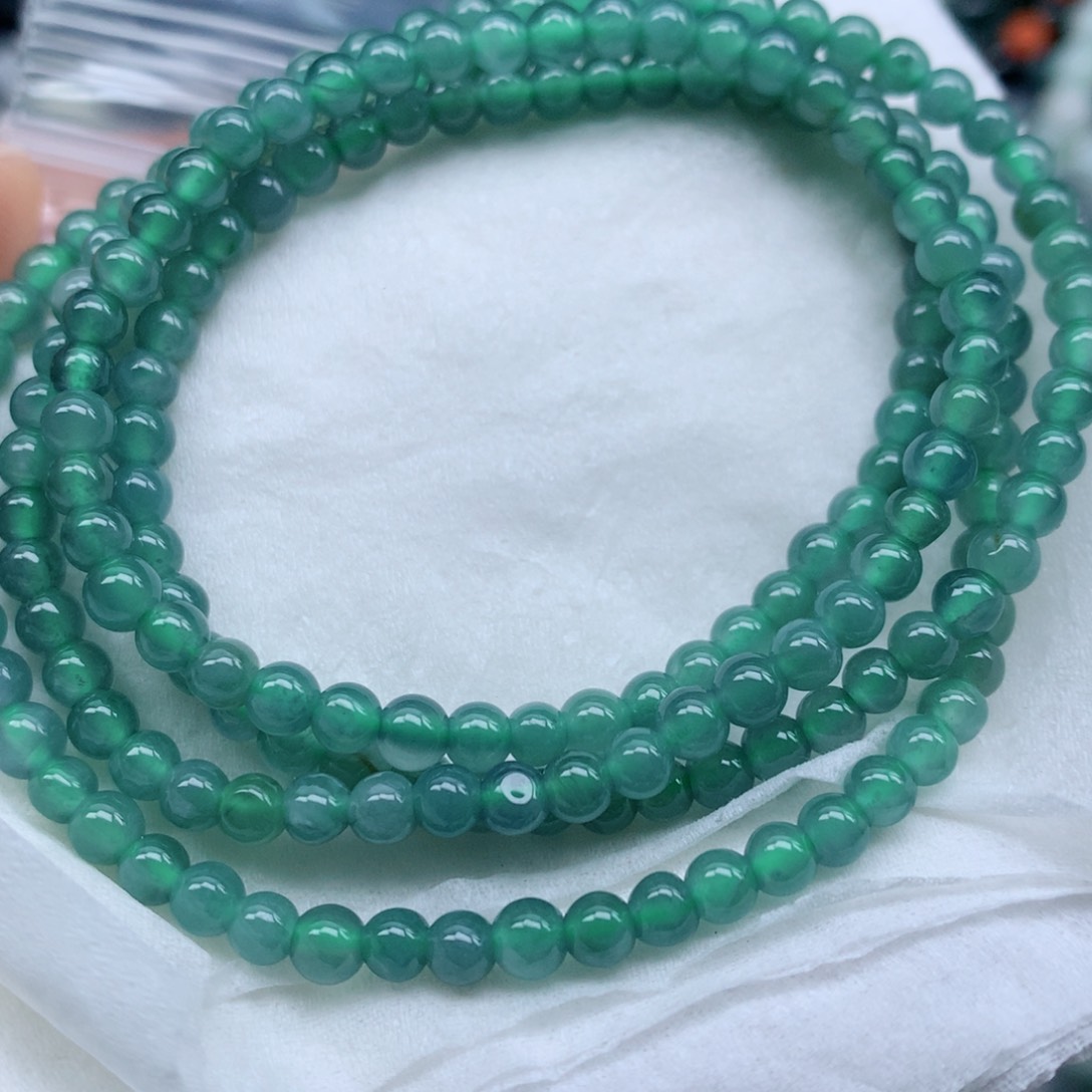 翡翠颈饰未镶嵌手串