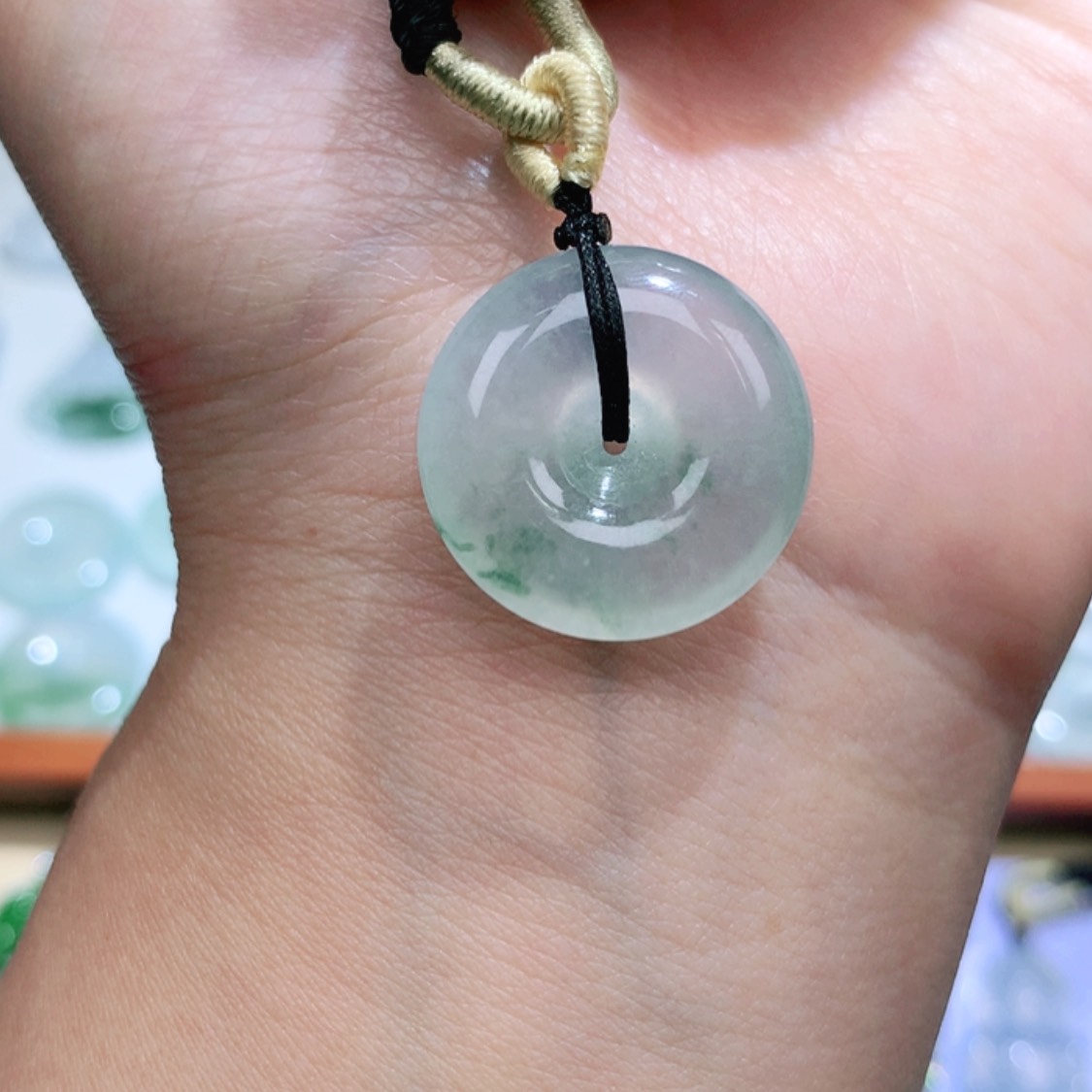 【闪购商品】翡翠颈饰未镶嵌平安扣