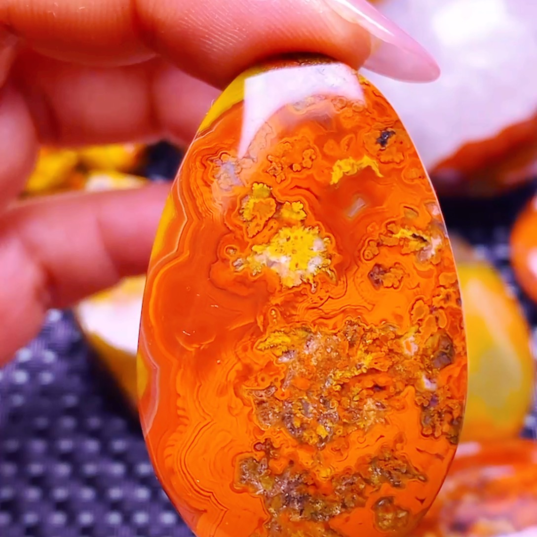 自***￥玛瑙/玉髓未镶嵌颈饰