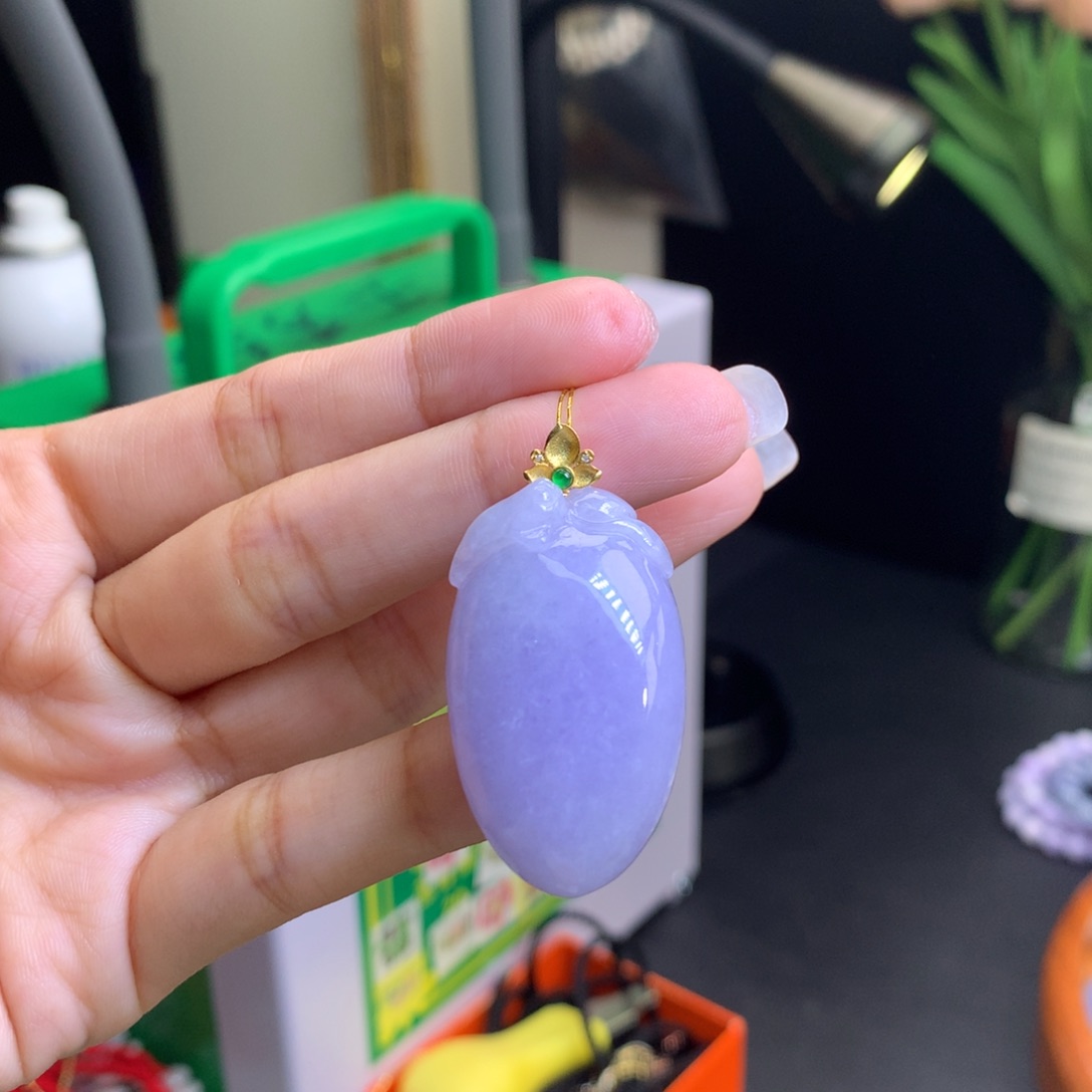 翡翠18K金镶嵌颈饰