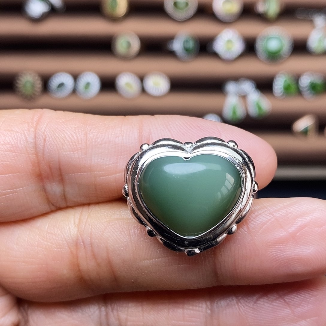 吊坠(不含链)银S925镶嵌和田玉（碧玉）戒指