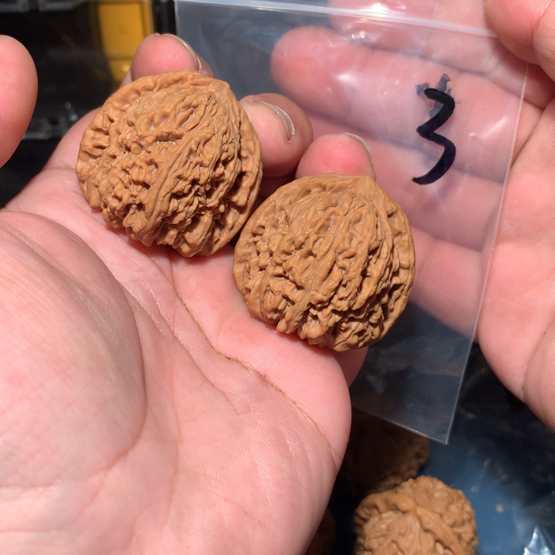 文玩核桃吊坠南疆38