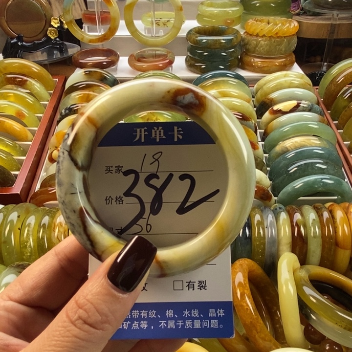 蛇纹石玉未镶嵌手镯56