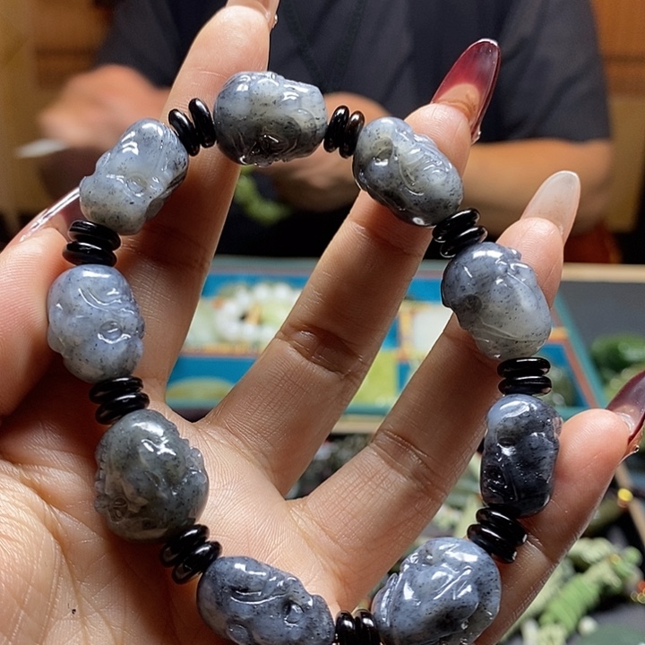 F***G和田玉未镶嵌颈饰