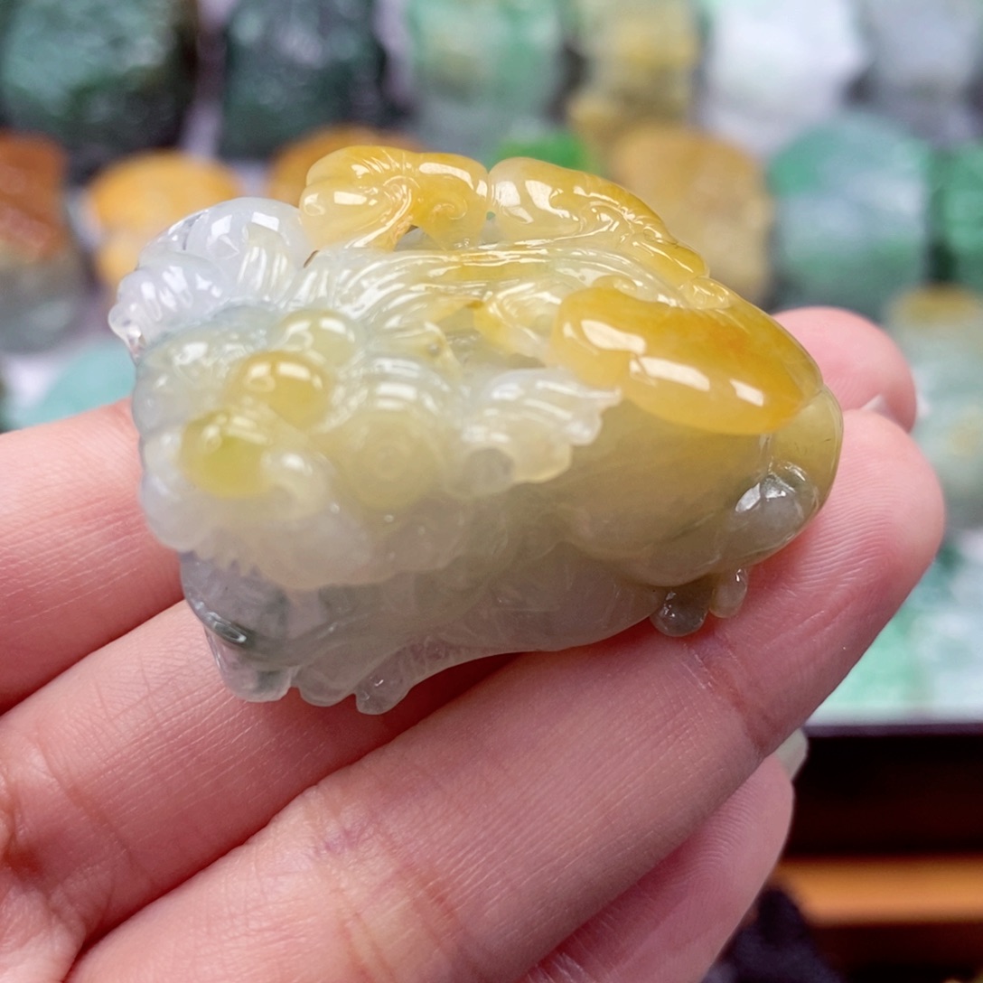 翡翠颈饰未镶嵌翡翠