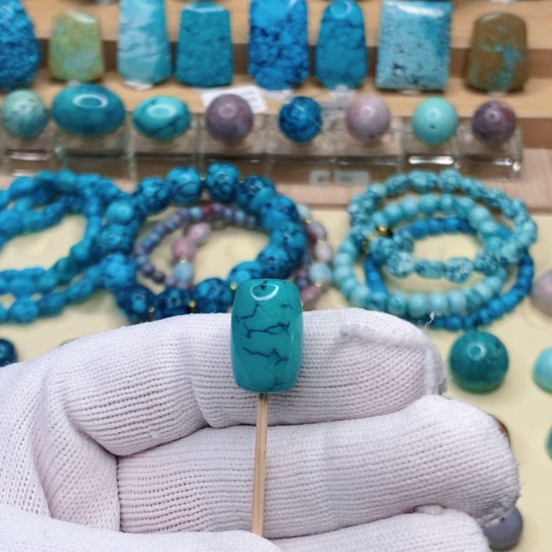 绿松石未镶嵌珠宝奇石