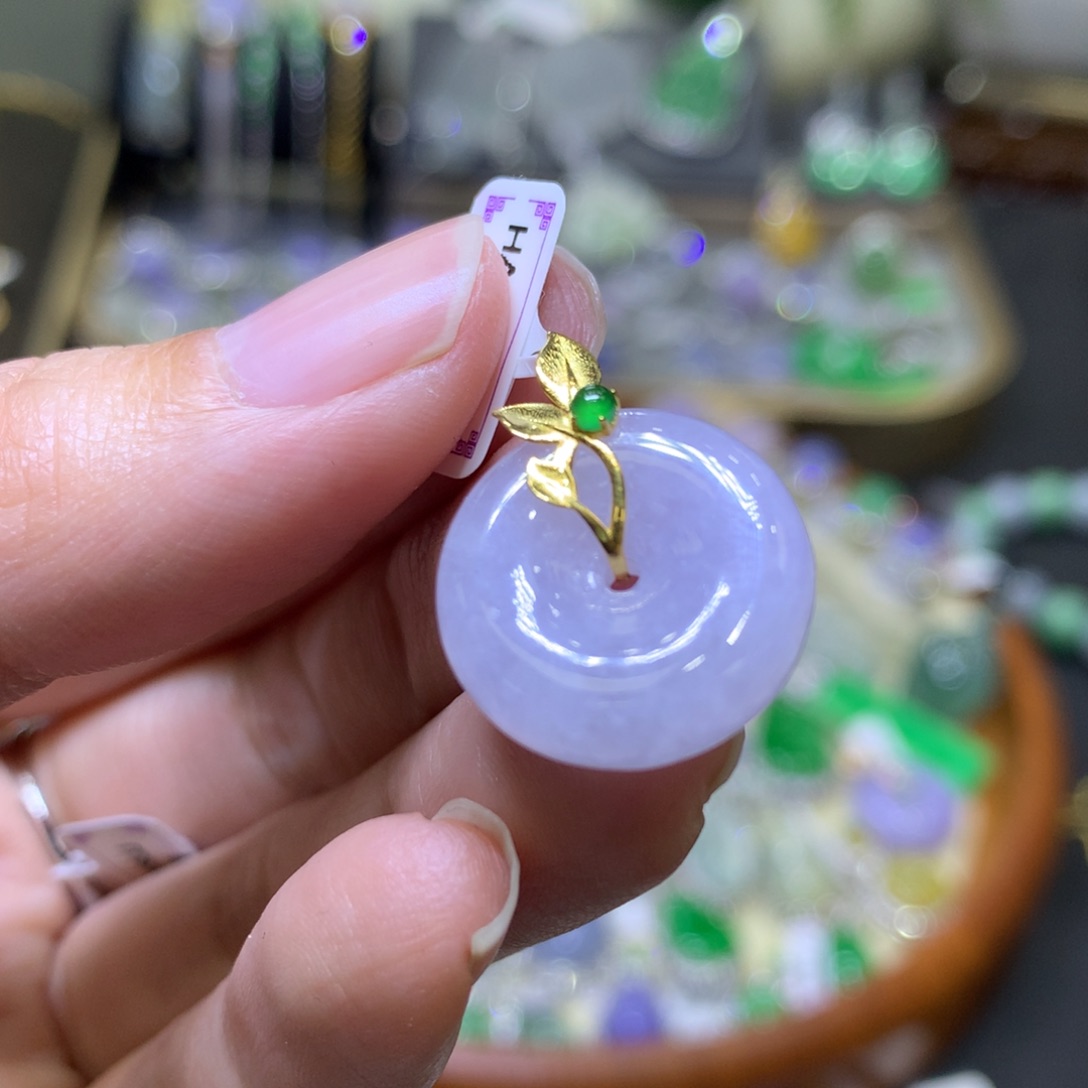 翡翠颈饰18K金镶嵌翡翠吊坠项链