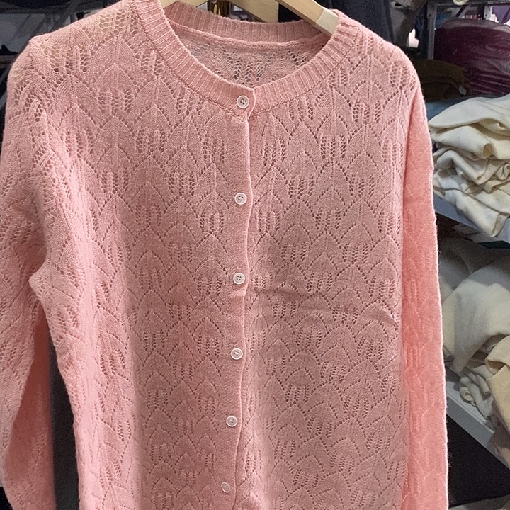 纯美丽诺羊毛凤尾花开衫颜色随机