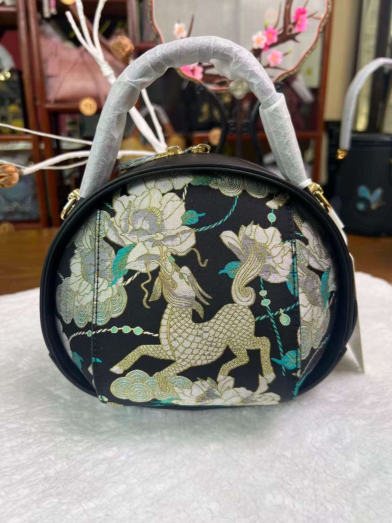 2025新款正宗宋锦非遗国风新中式单肩斜挎日常百搭简约女包包孤品