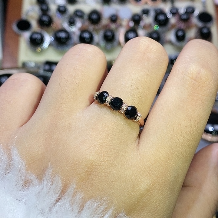 18K金镶嵌戒指翡翠