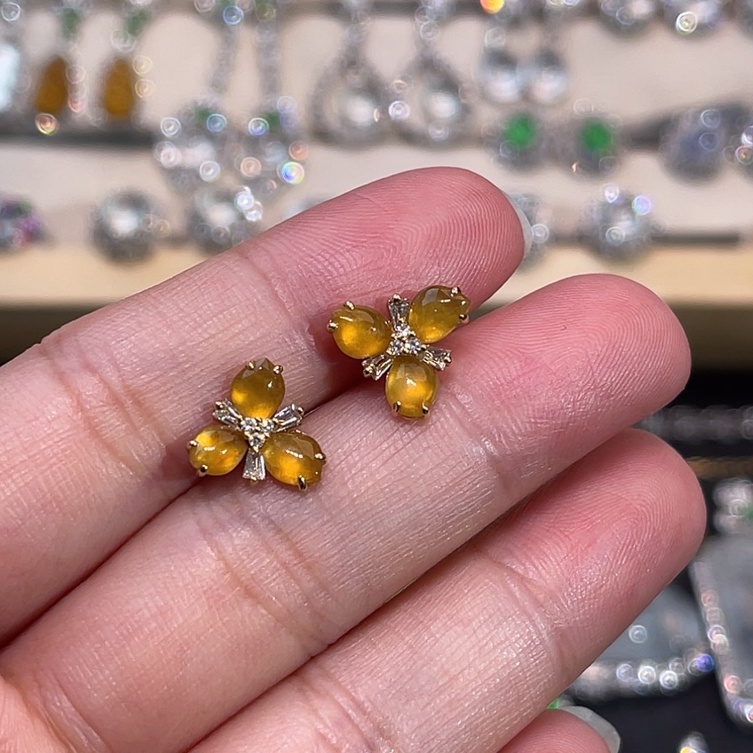 翡翠18K金镶嵌耳饰黄翡随形