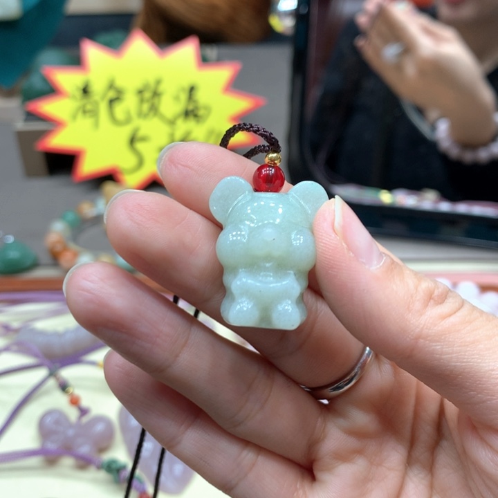 石英质玉颈饰合金微****?