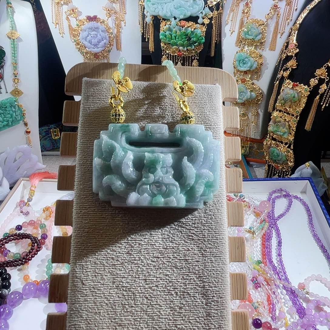 翡翠挂件未镶嵌翡翠大包包锁