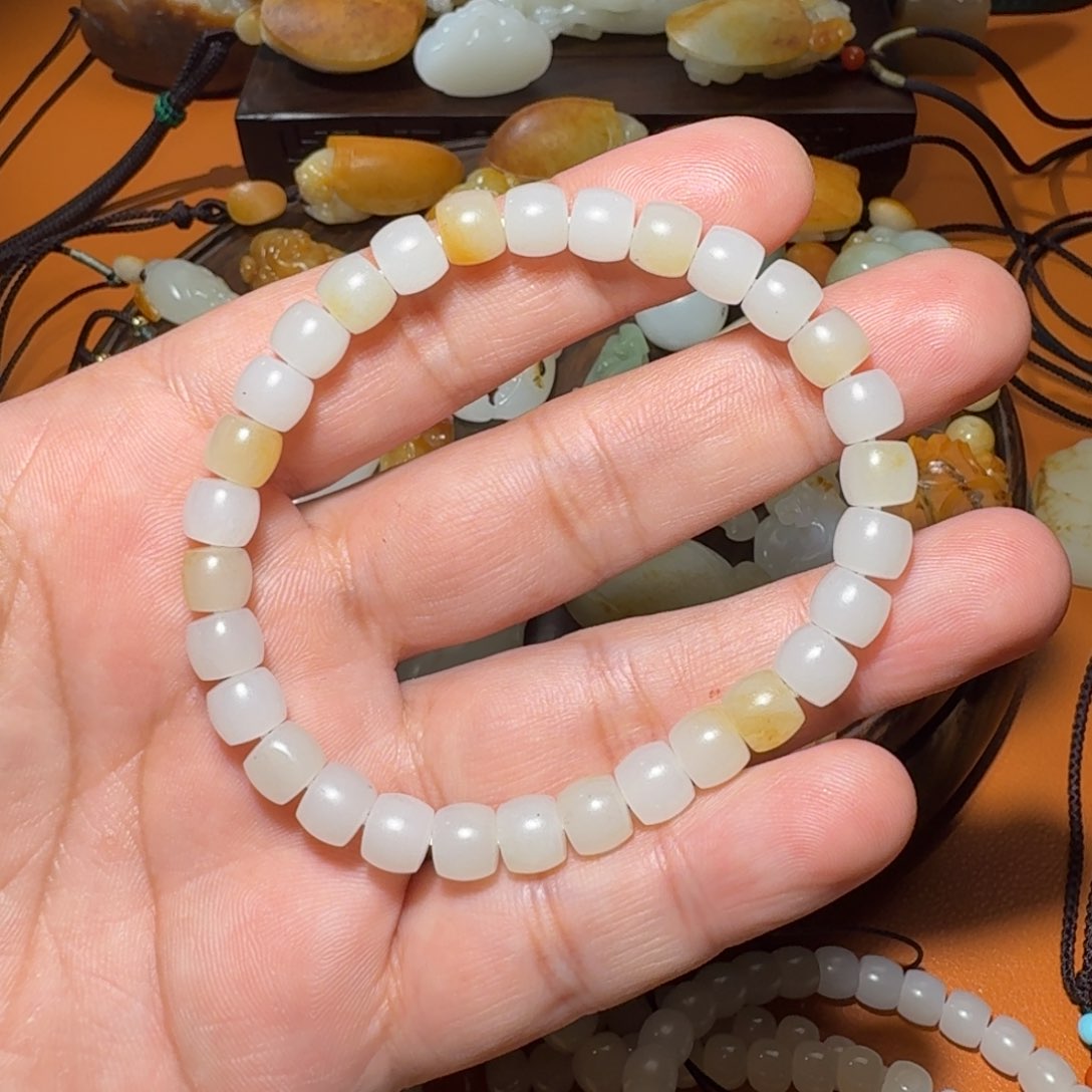 和田玉颈饰未镶嵌