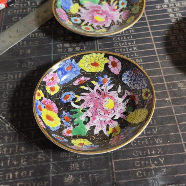寻***@看好下单不退不换小黑花盘子