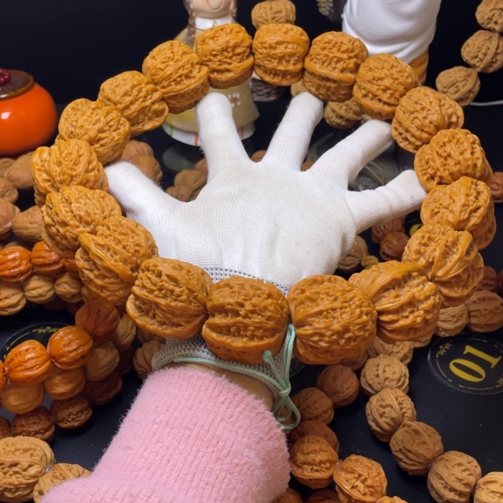 文玩核桃手串白狮子