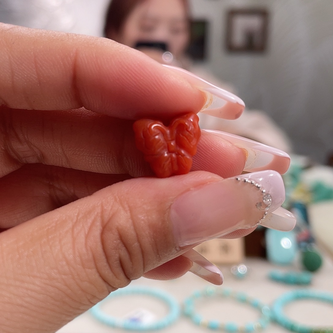 南红玛瑙未镶嵌蝴蝶
