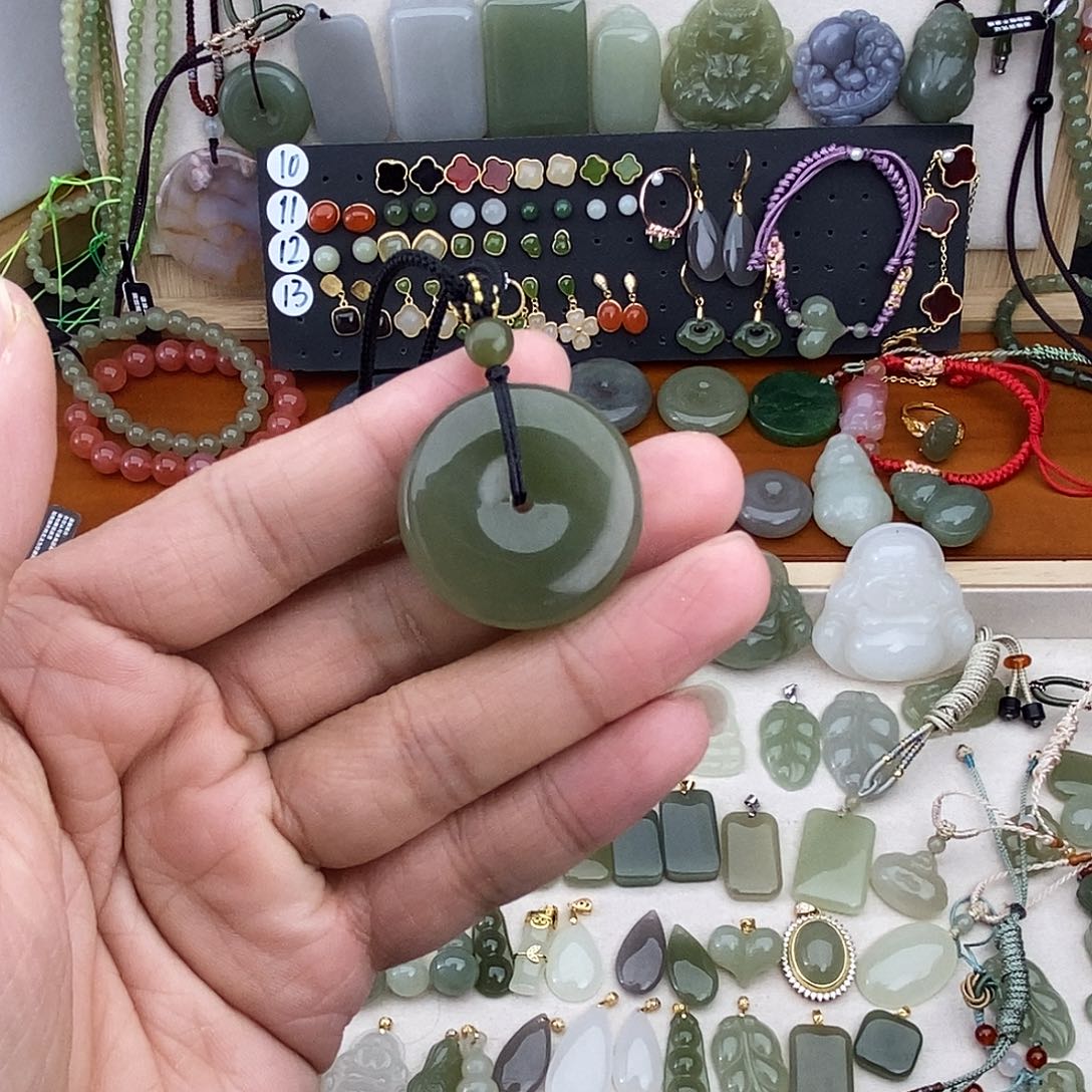 和田玉未镶嵌吊坠(不含链)