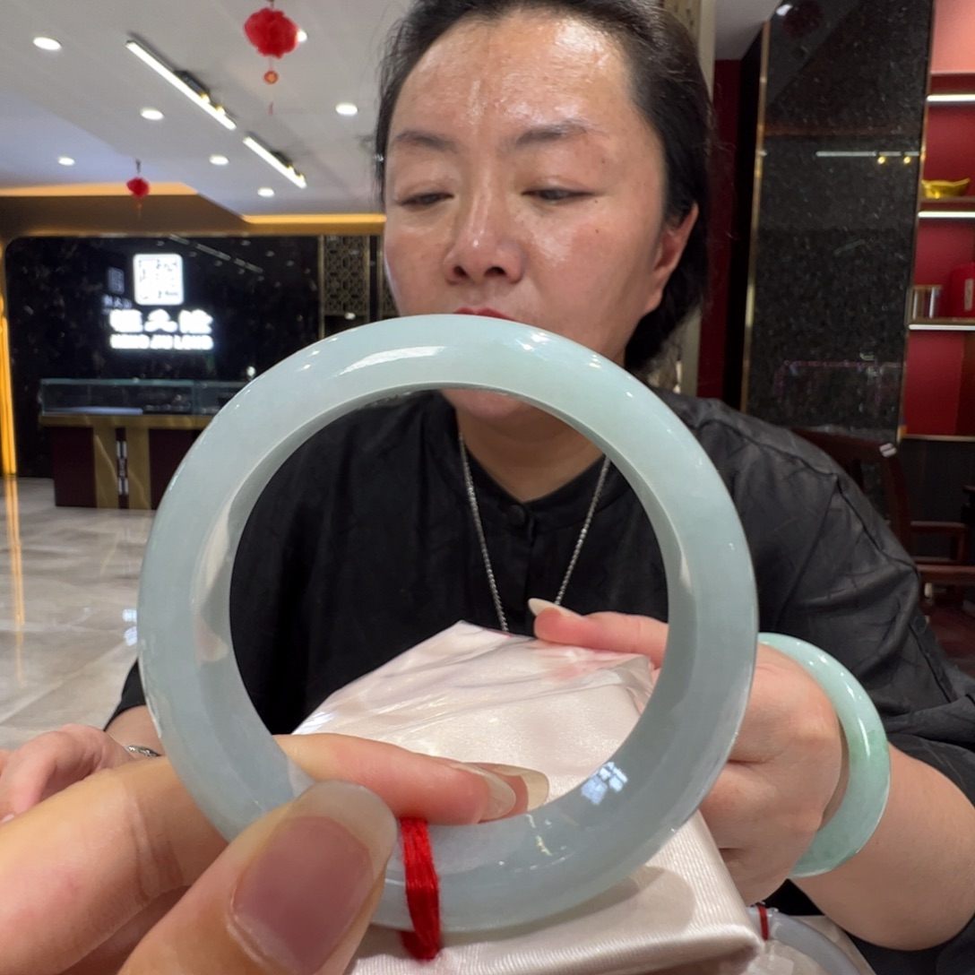 是****未镶嵌手镯翡翠冰蓝54,5